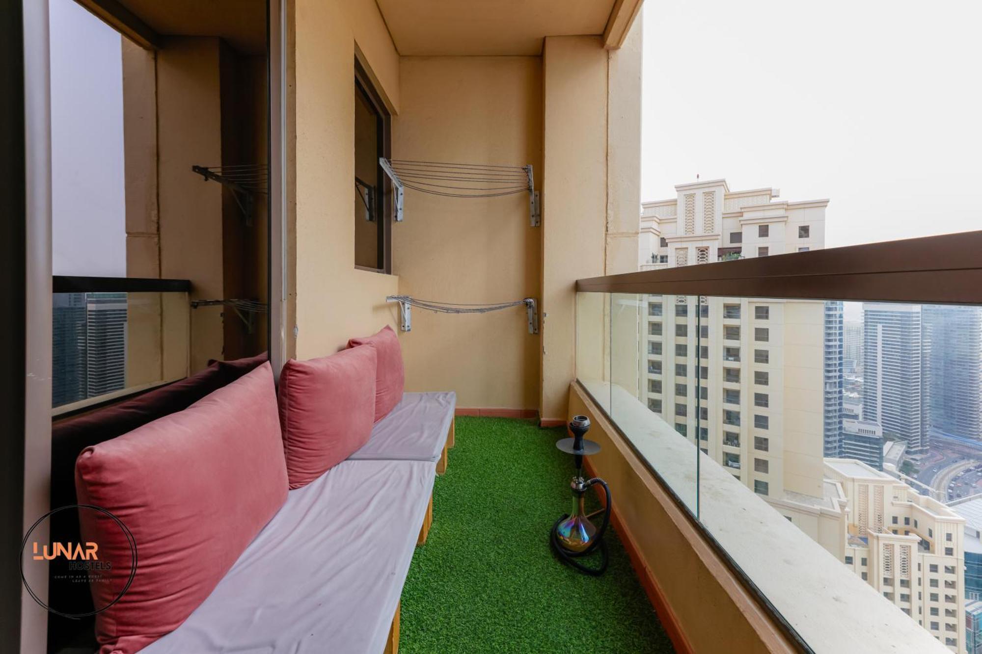 Lunar Cozy Hostel - Jbr Dubai Eksteriør bilde