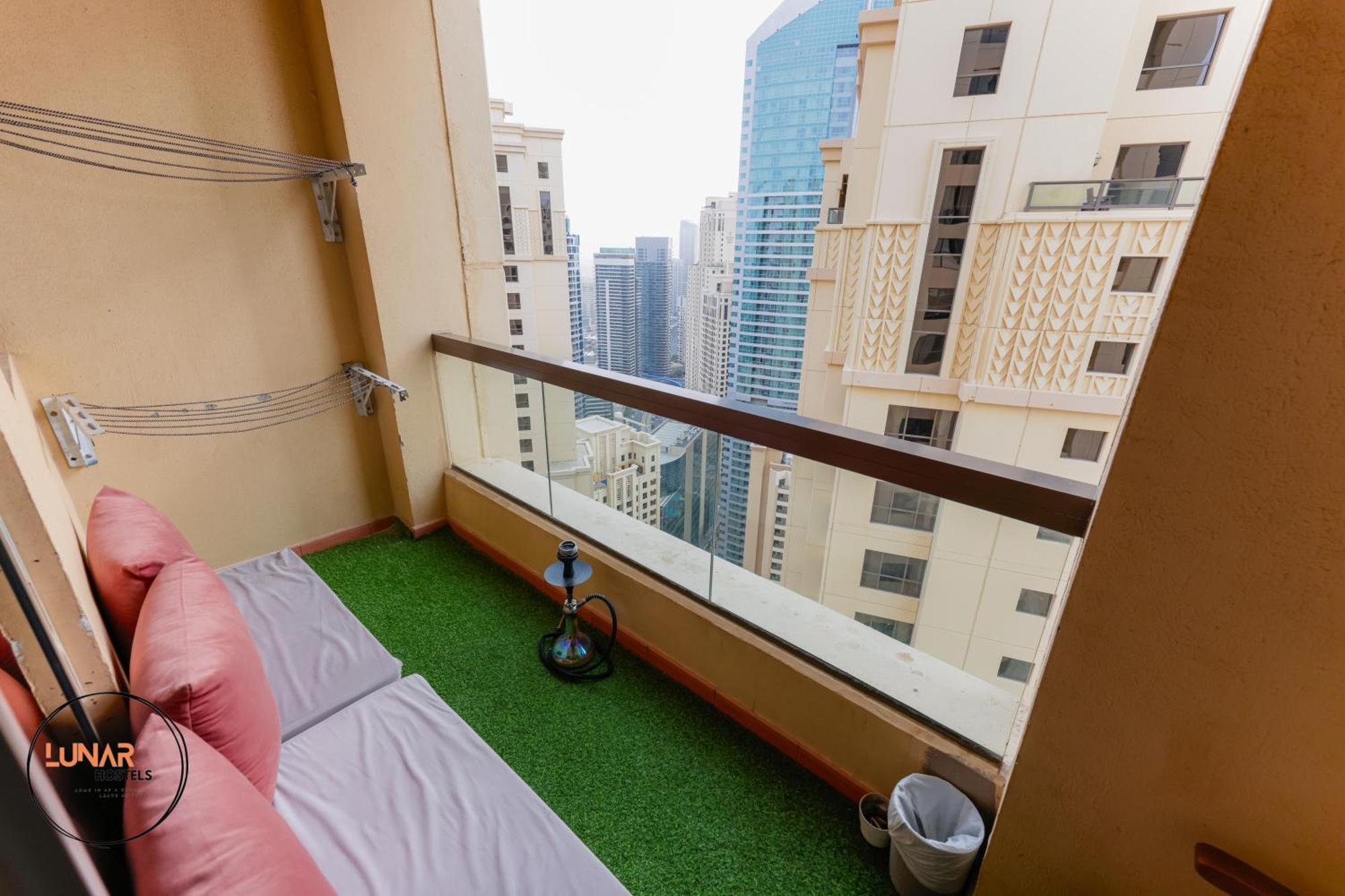 Lunar Cozy Hostel - Jbr Dubai Eksteriør bilde