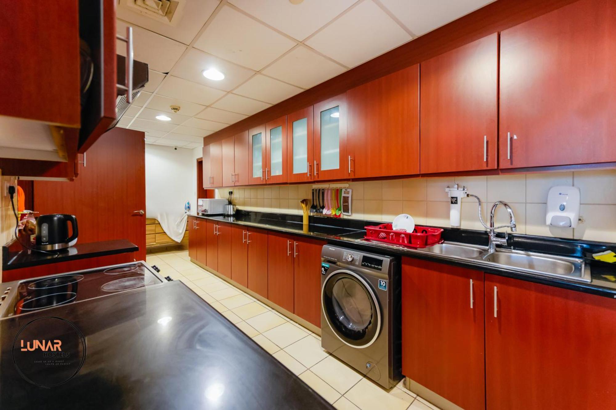Lunar Cozy Hostel - Jbr Dubai Eksteriør bilde